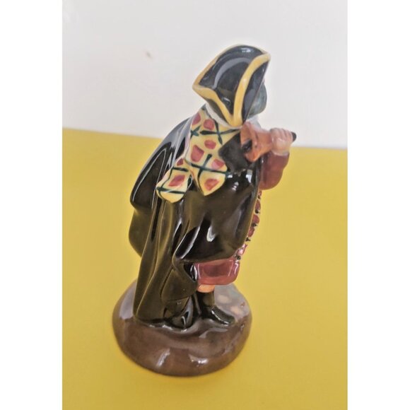 Rare & Vintage Royal Doulton Figurine "Town Crier" HN3261 1952 4" tall - Picture 3 of 13